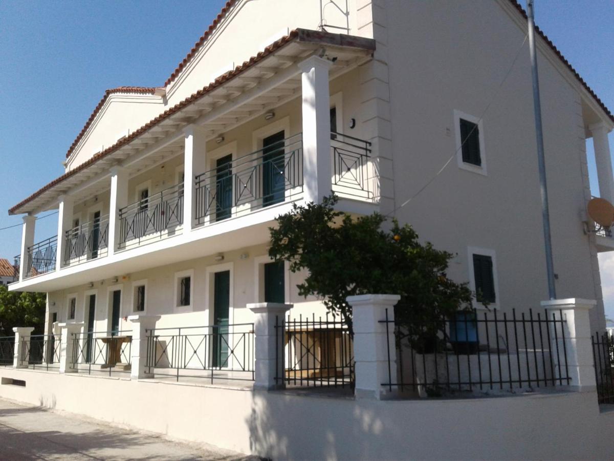 Umbrella Beach Apartments Kávos Exterior foto